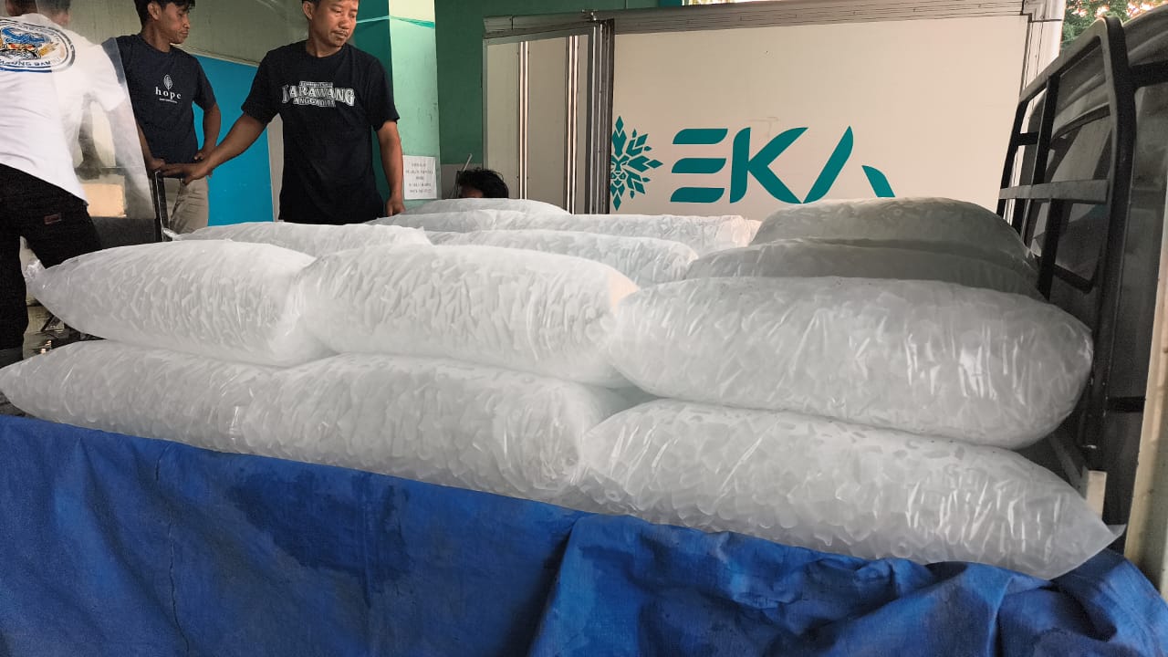 Pemesanan Es Kristal